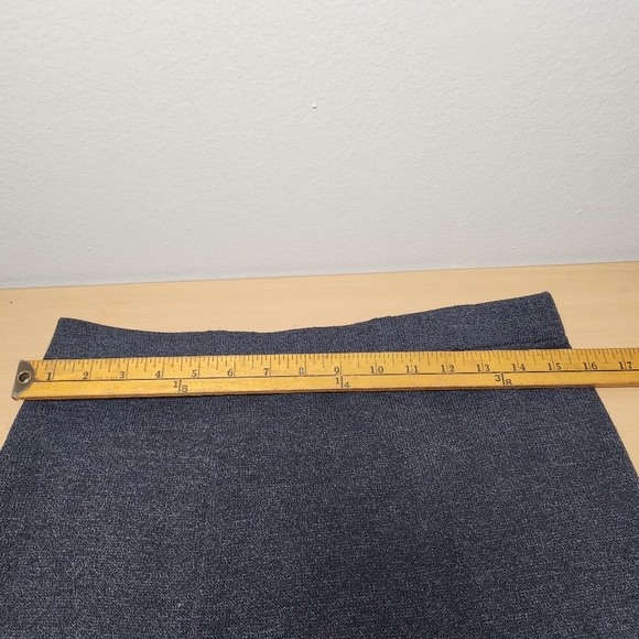 ST. JOHN Gray Wool Panel Skirt 8 - Picture 6 of 9